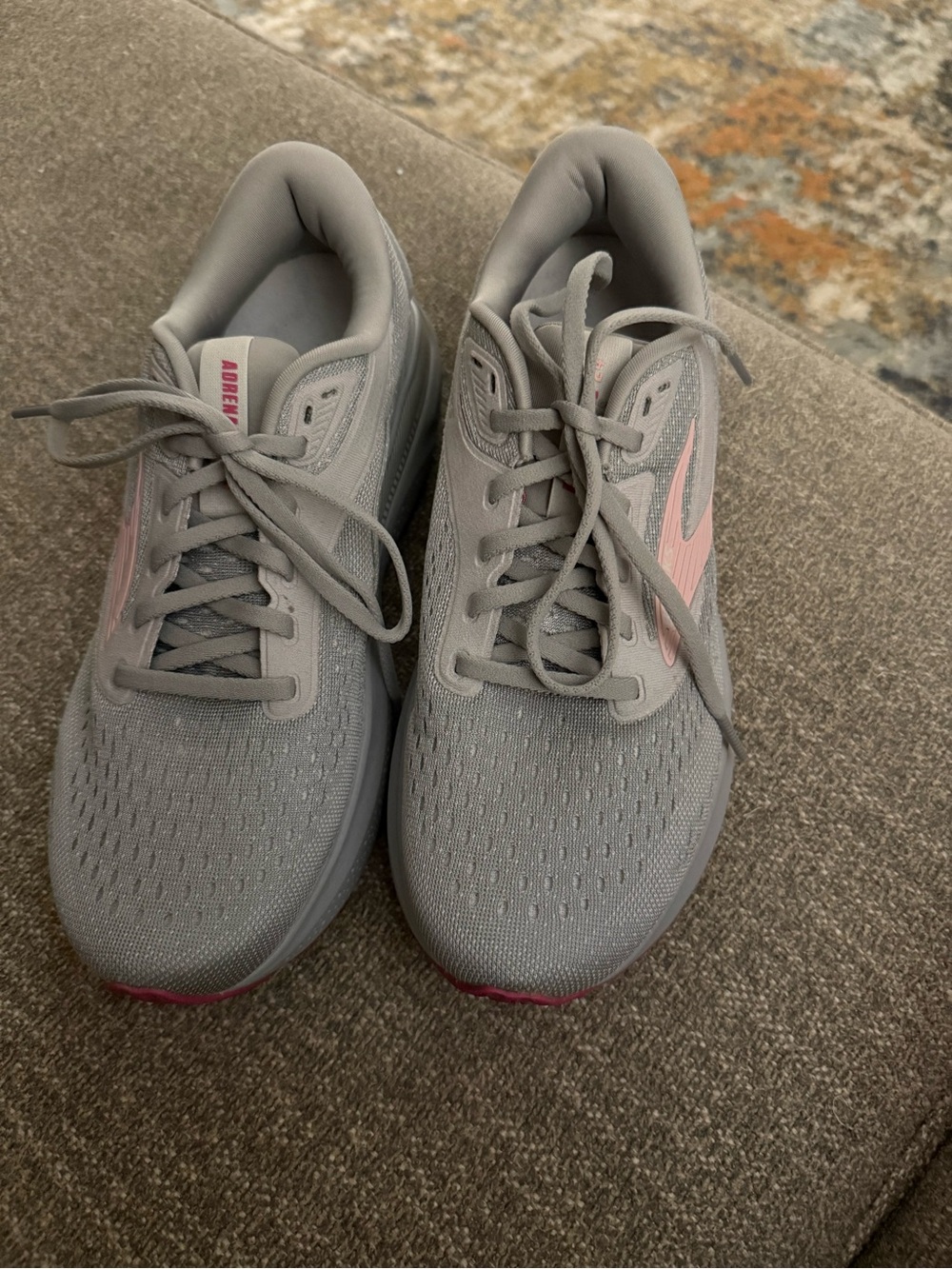 Brooks Women's Light Gray Running Sneakers with Pink Logo - Picture 4 of 4